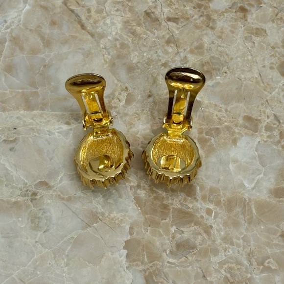 Christian Dior Signed Iridescent Faux Pearl Gold Tone Clip on Earrings - Picture 7 of 10